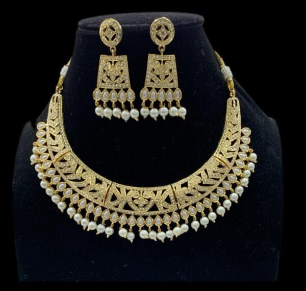 JADAU NECKLACE WITH EARRINGS