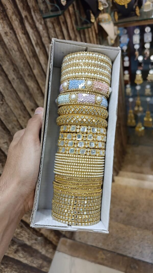 SEVEN BEAUTIFUL BANGLE SET