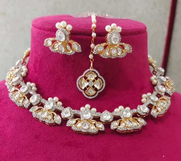 POLKI NECKLACE WITH EARRINGS AND TIKKA