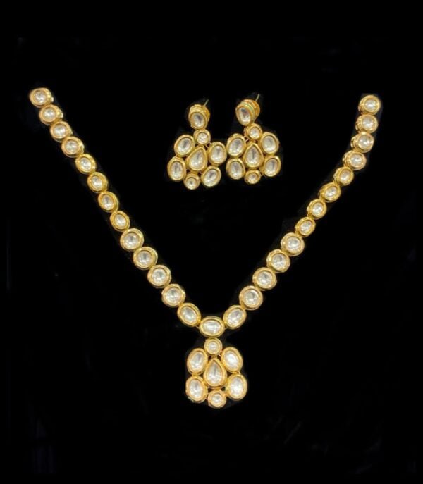 FLOWER KUNDAN PENDANT SET