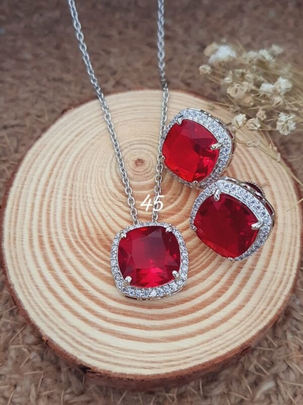 DIAMOND PENDANT SET