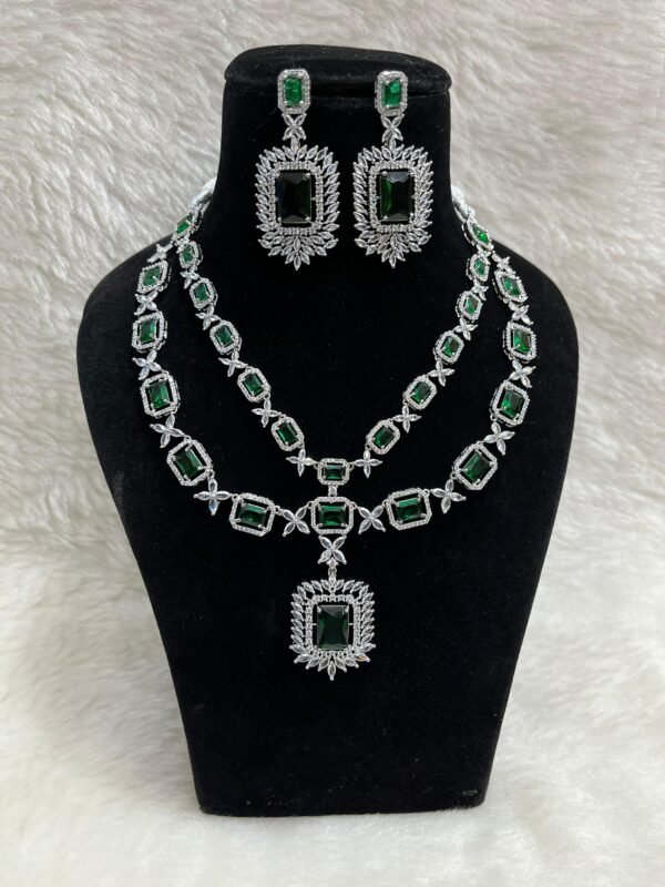 AMERICAN DIAMOND EMERALD NECKLACE