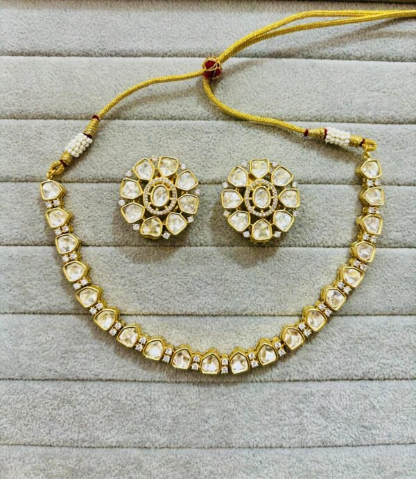POLKI NECKLACE WITH STUDS
