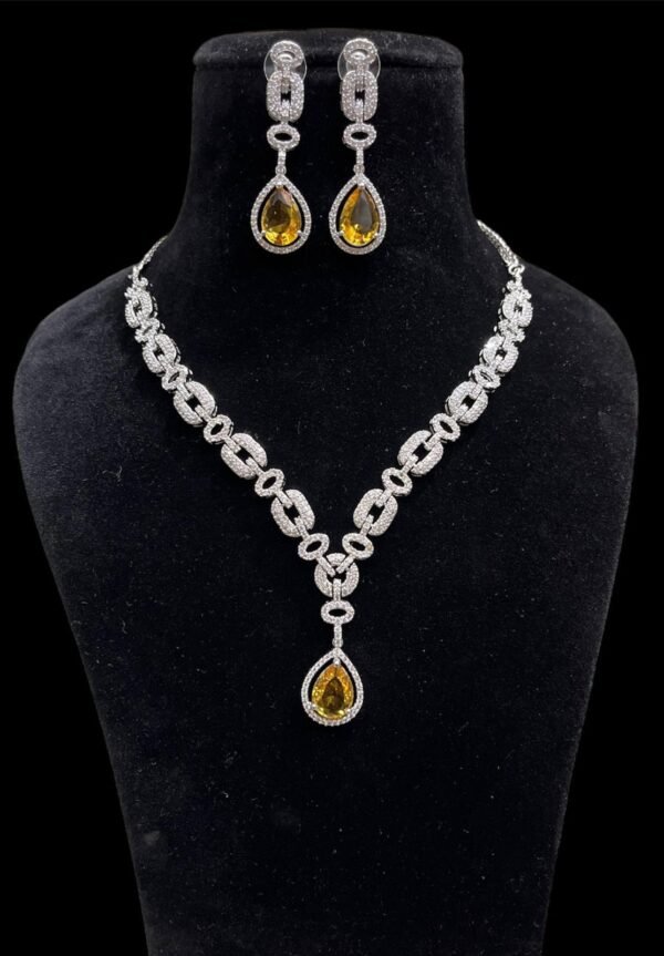 AMERICAN DIAMOND PENDANT SET