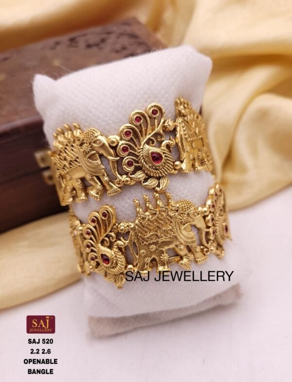 PEACOCK RAJWADA BANGLE