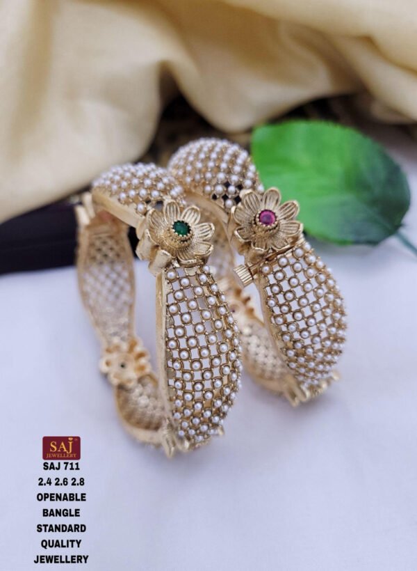 RAJWADA PEARL BANGLE