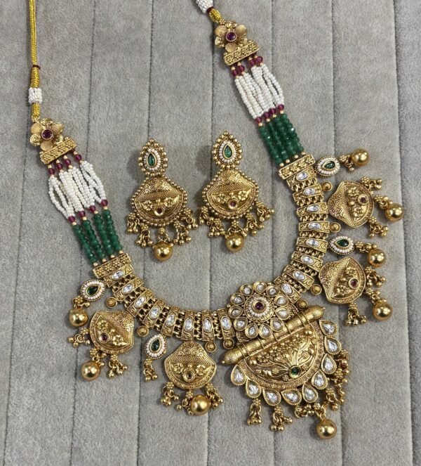 NECKLACE AND EARRINGS