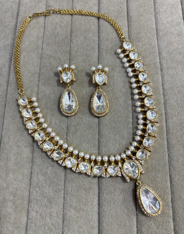 MOISSANITE SHELL NECKLACE WITH EARRINGS